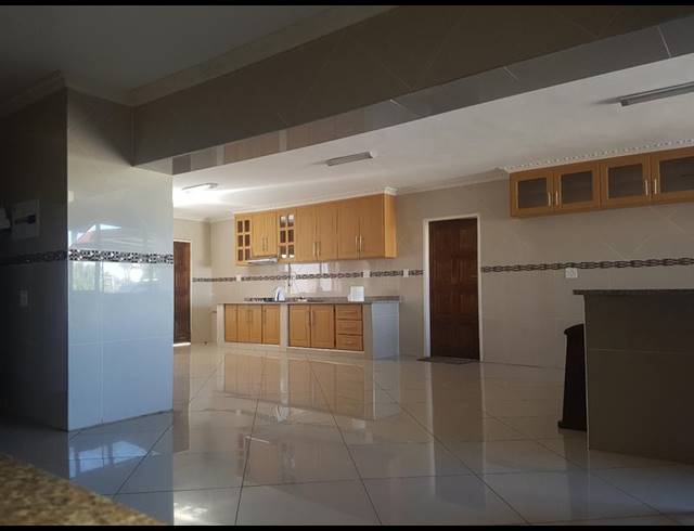 10 BEDROOM HOUSE FOR SALE IN PROCLAMATION HILL